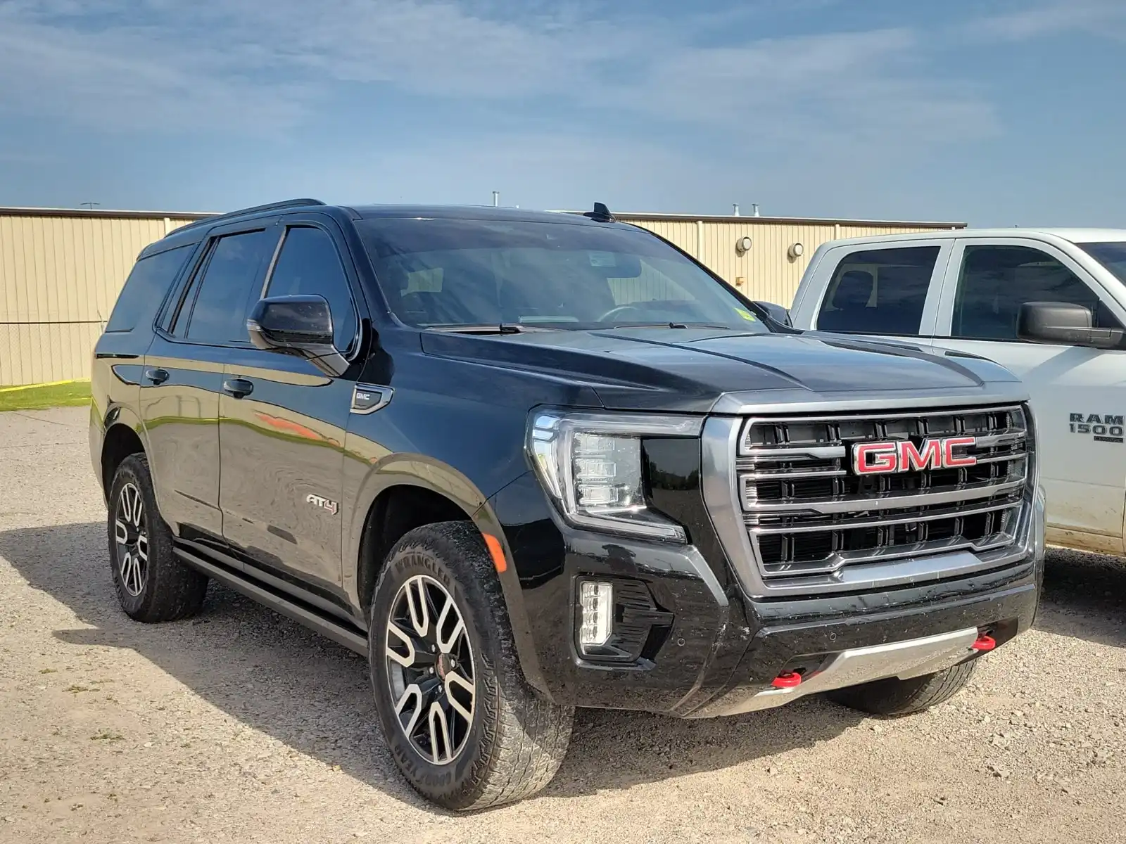 2023 GMC Yukon 4WD AT4's photo