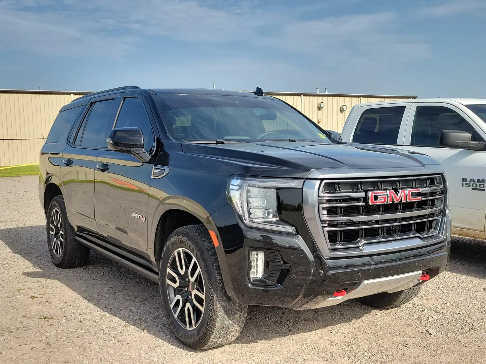 2023 GMC Yukon 4WD AT4's photo