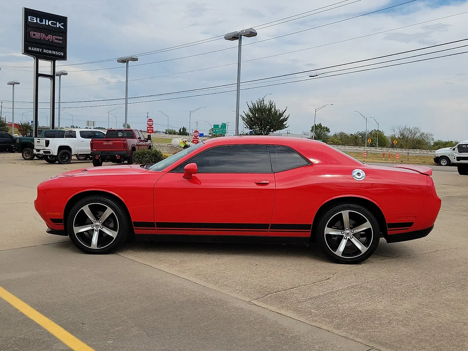 2019 Dodge Challenger SXT Auto photo 3