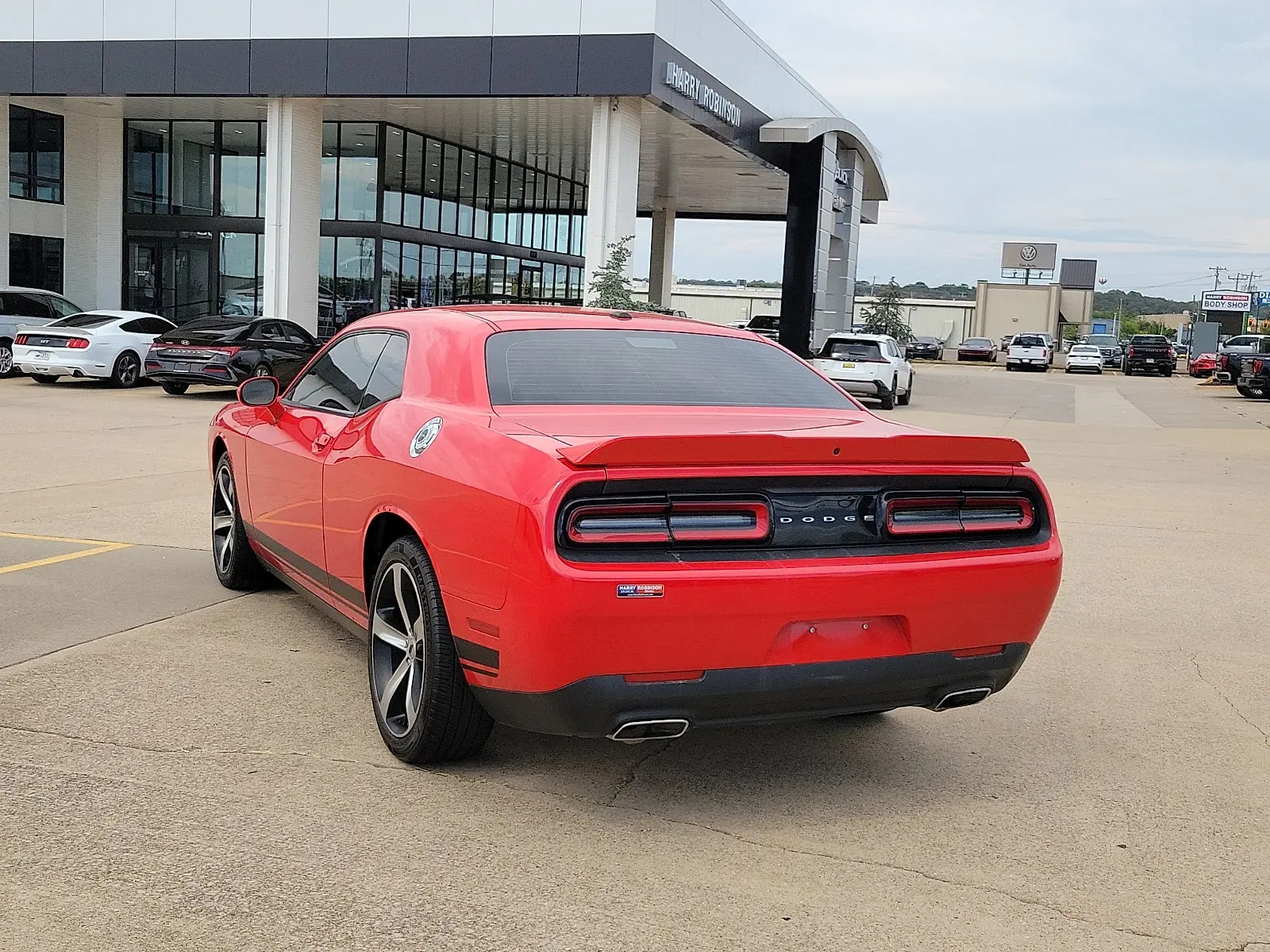 2019 Dodge Challenger SXT Auto photo 4