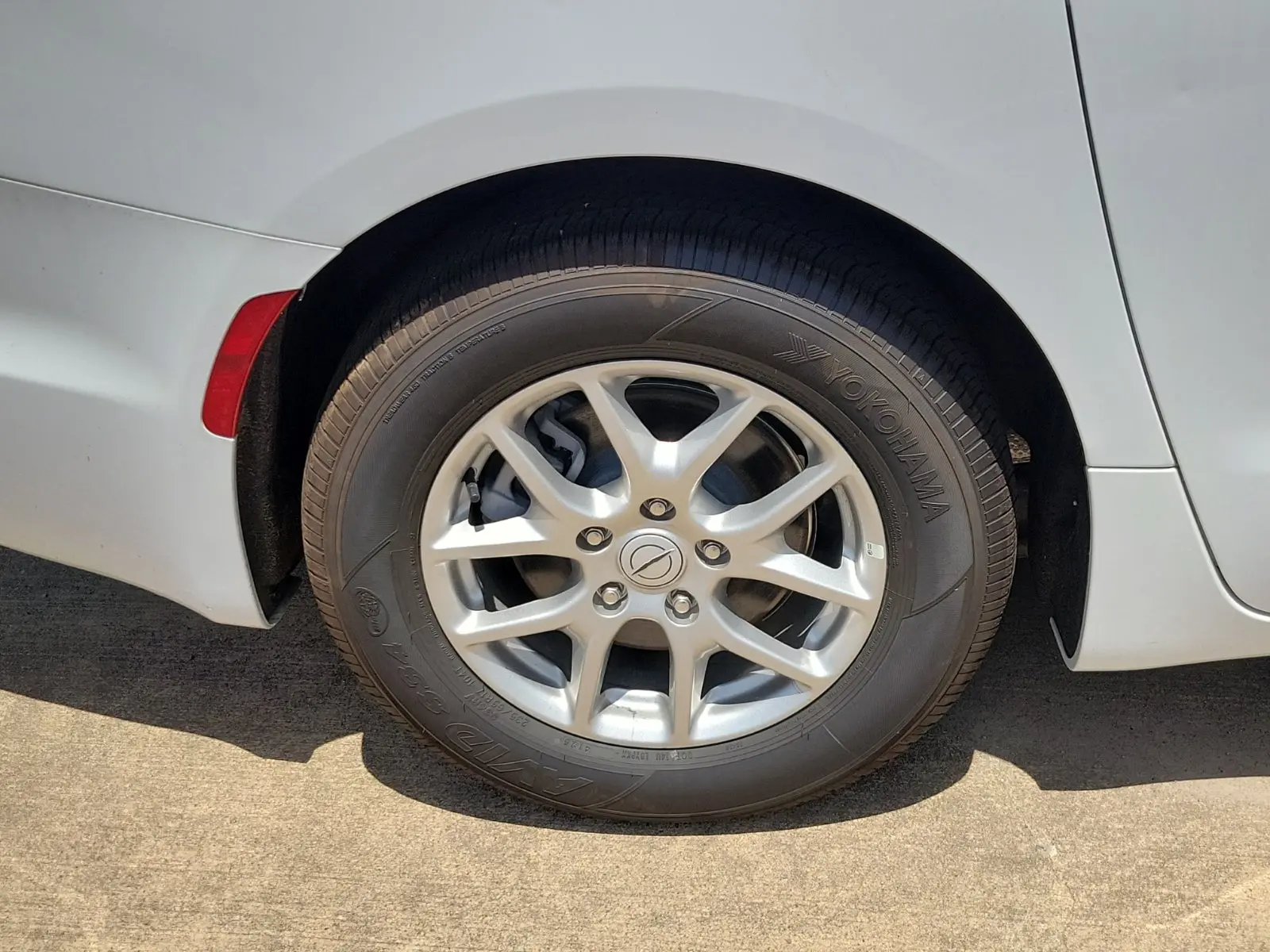2026 Chrysler Pacifica Select photo 5