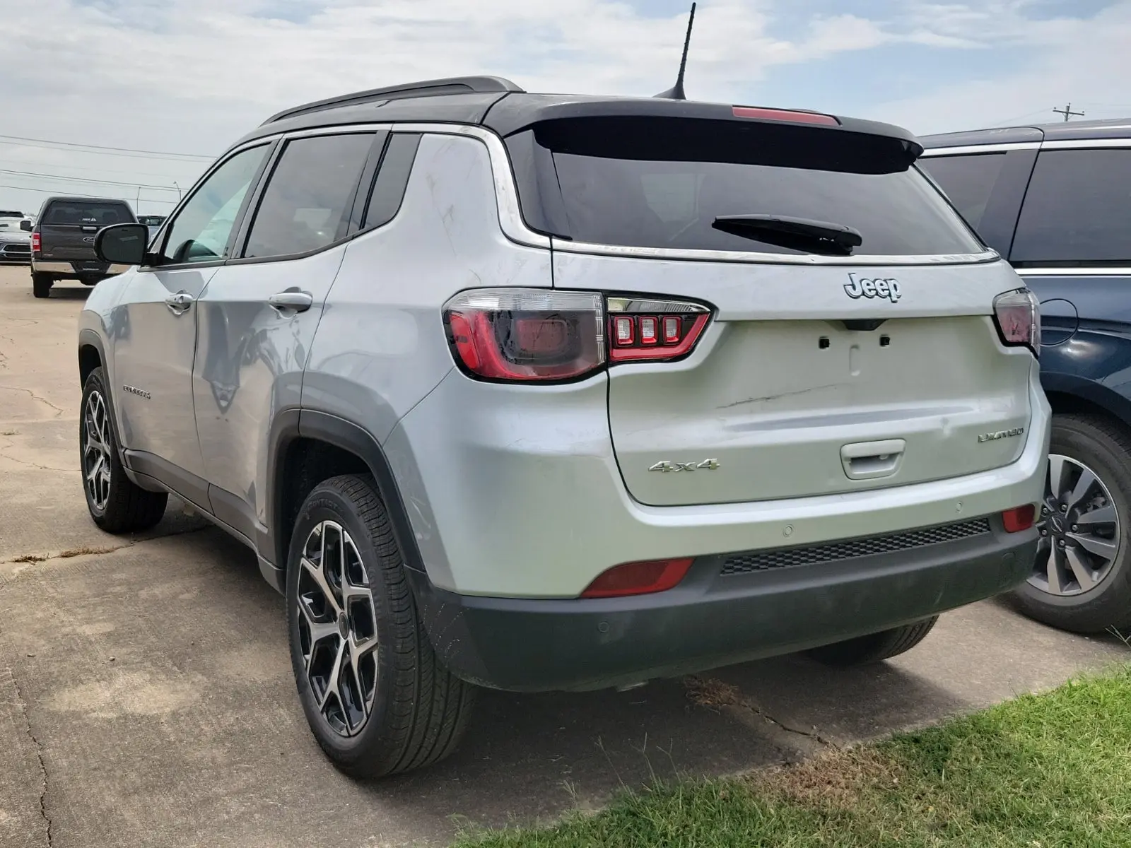 2026 Jeep Compass Limited 4X4 photo 3