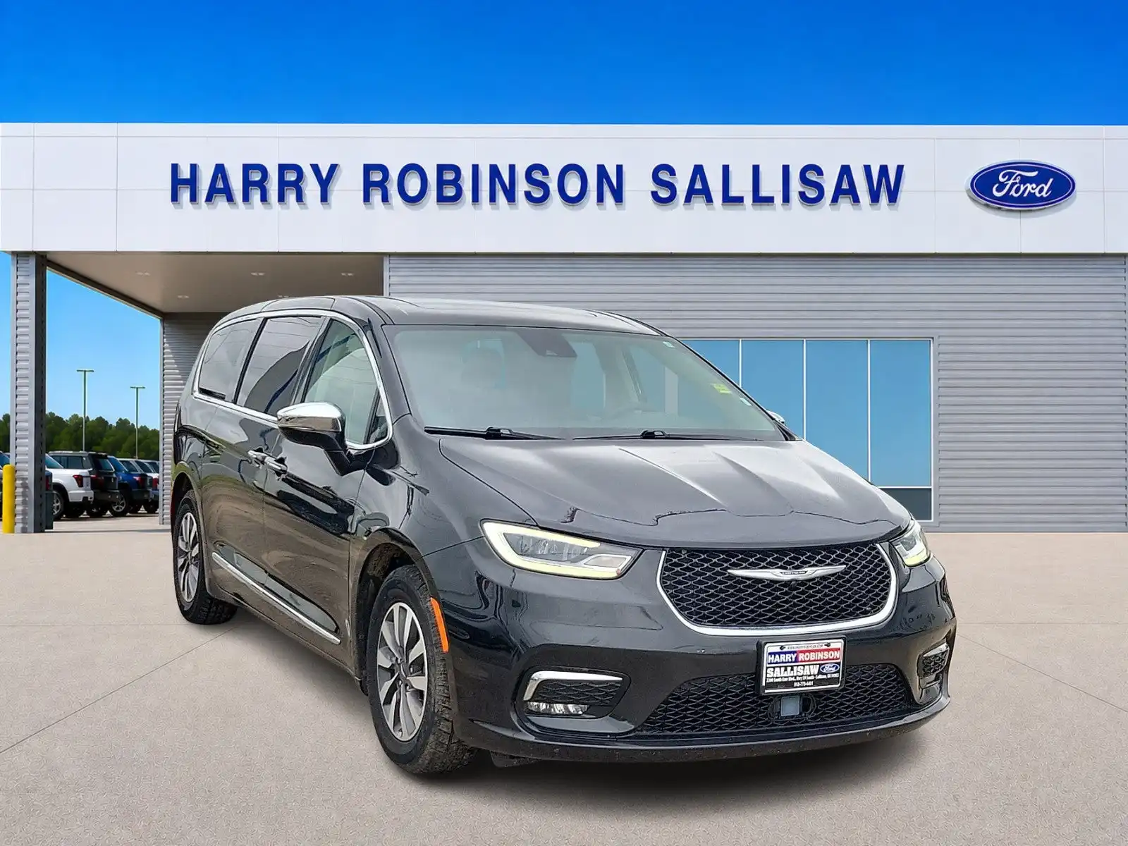 2023 Chrysler Pacifica Hybrid Limited Hybrid's photo