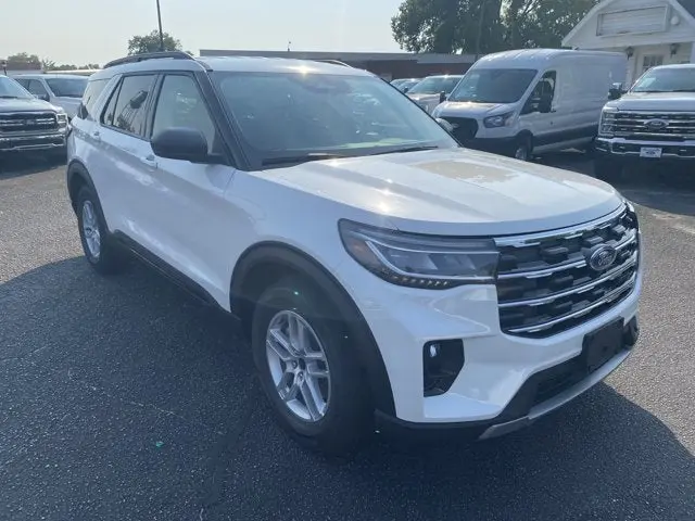 2026 Ford Explorer undefined photo 4