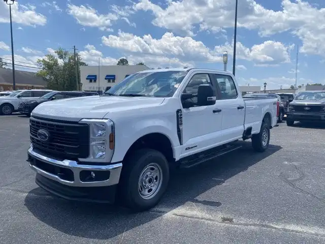 2026 Ford F-250 XL 4x4 Crew Cab 8' Box's photo