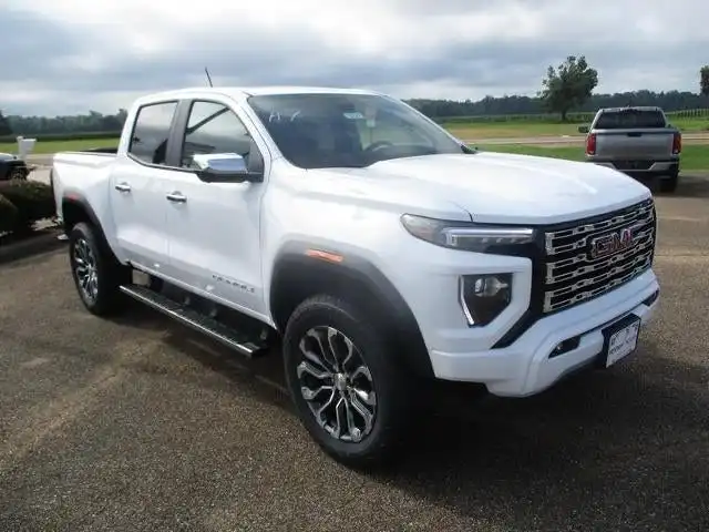 2026 GMC Canyon 4WD Denali Crew Cab Short Box's photo