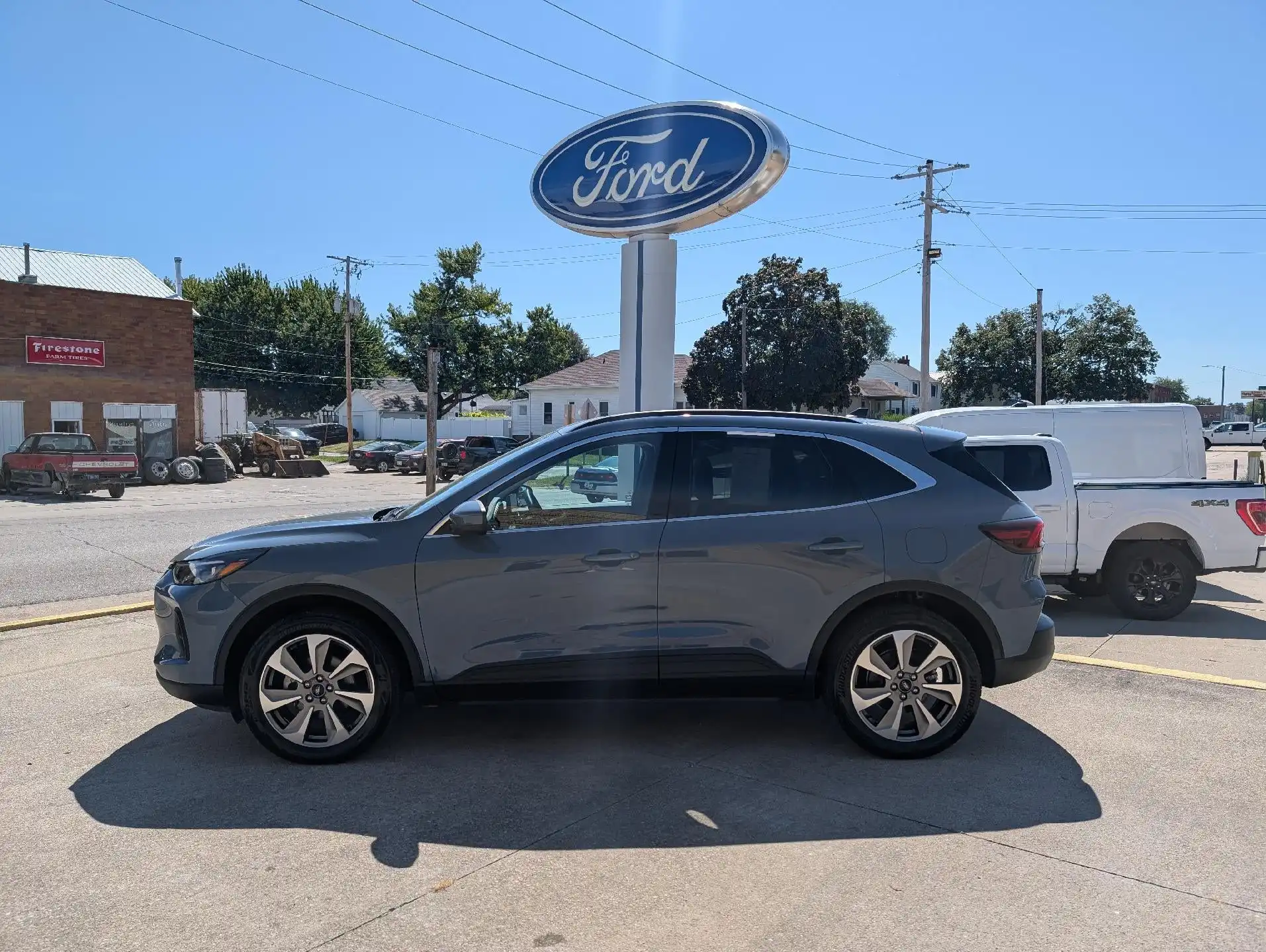 2025 Ford Escape Platinum AWD's photo