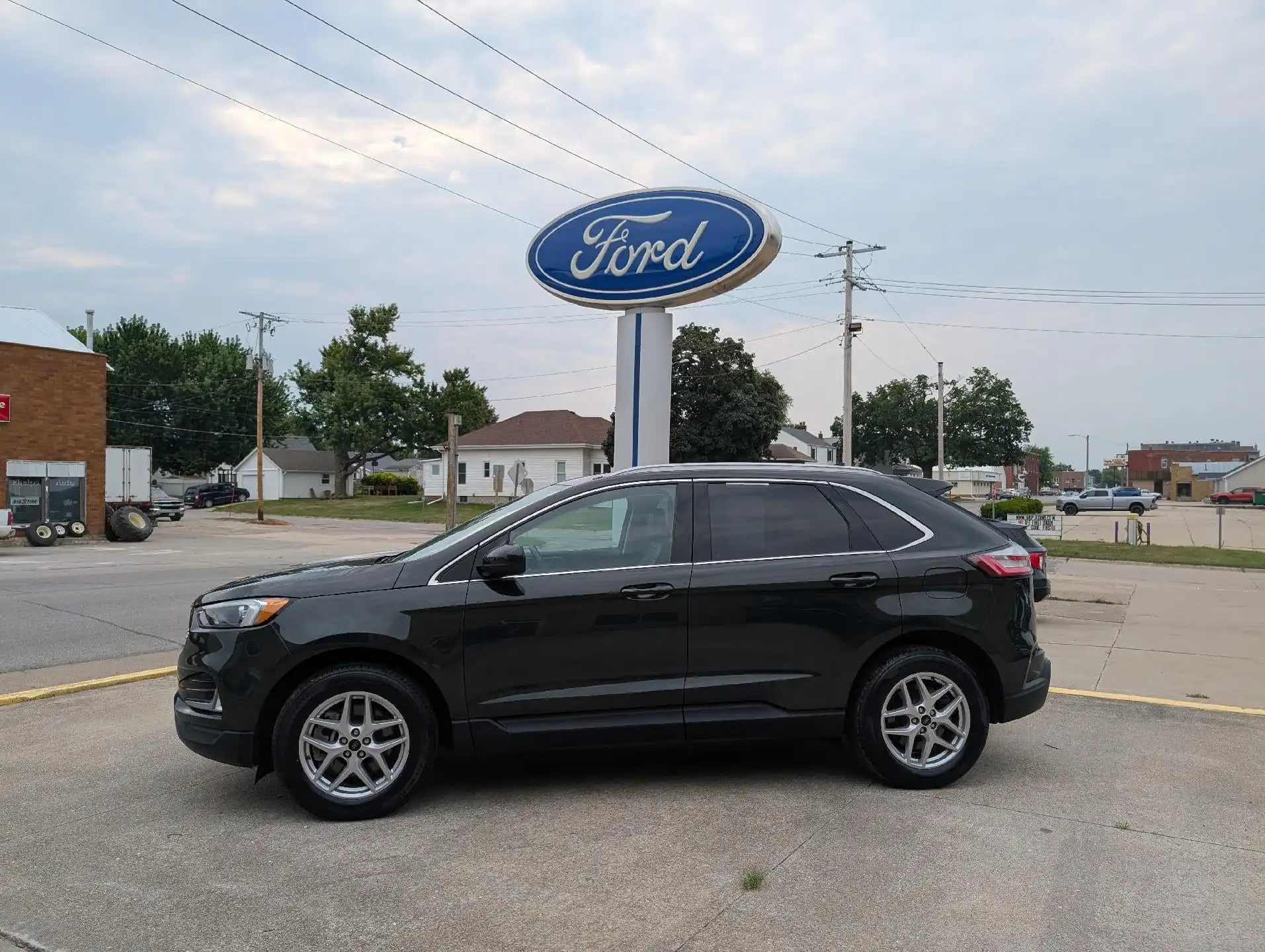 2023 Ford Edge SEL AWD's photo