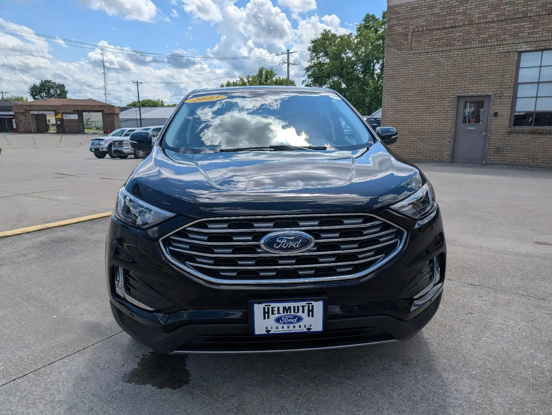 2023 Ford Edge Titanium AWD photo 3