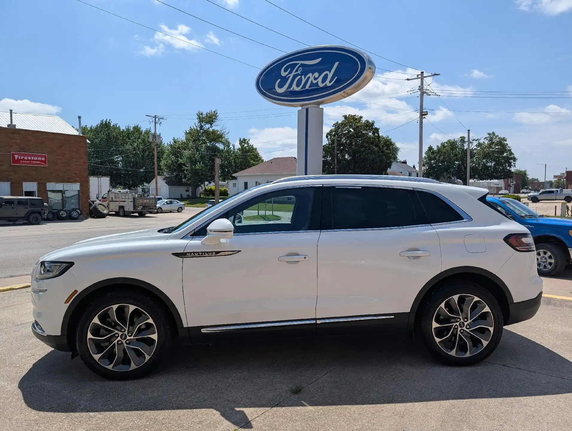 2022 Lincoln Nautilus Reserve AWD's photo