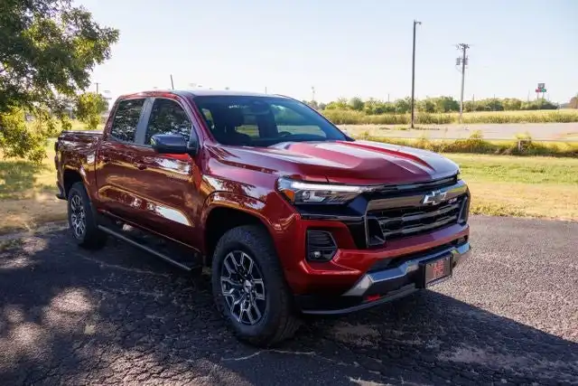 2025 Chevrolet Colorado Z71 4WD Crew Cab Short Box's photo