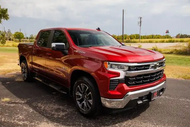 2022 Chevrolet Silverado 1500 LT Crew Cab Short Box's photo
