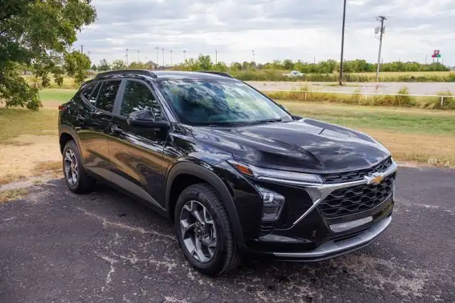 2025 Chevrolet Trax LT's photo