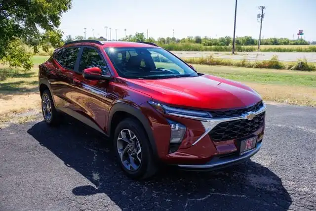 2025 Chevrolet Trax LT's photo