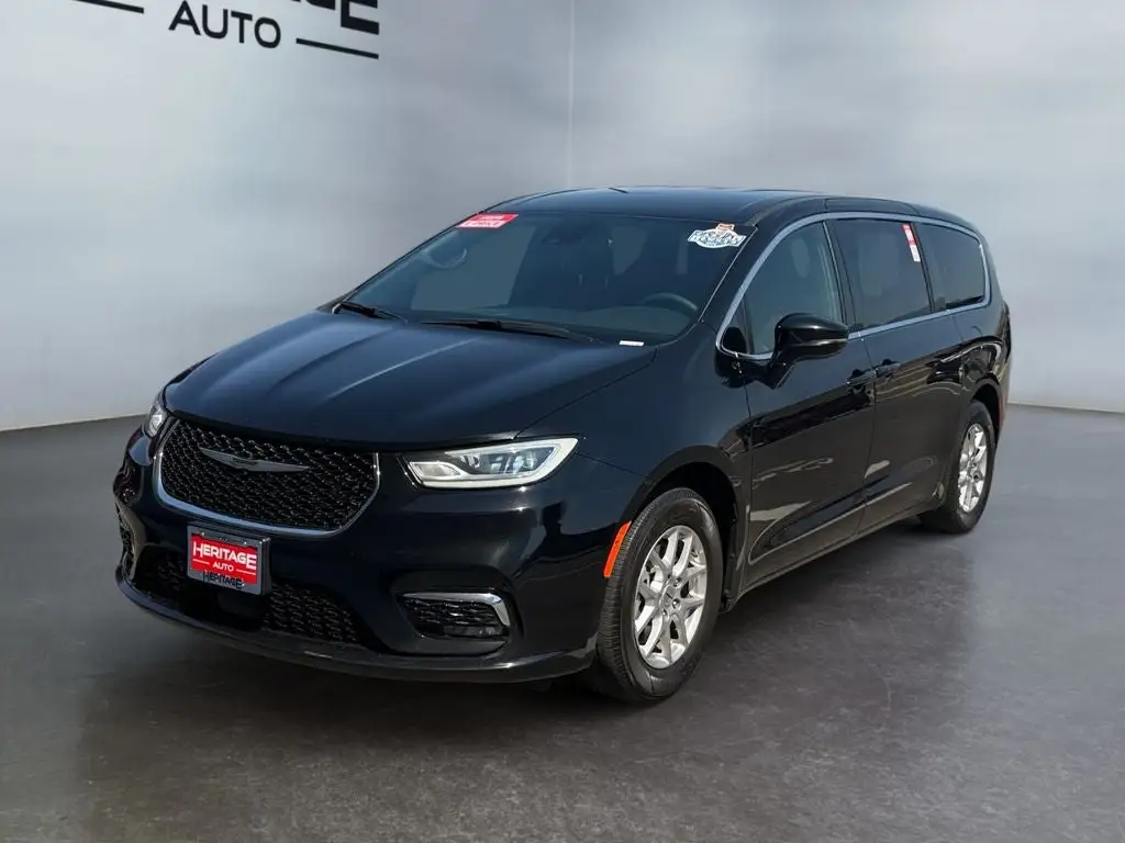 2025 Chrysler Pacifica Select photo 1