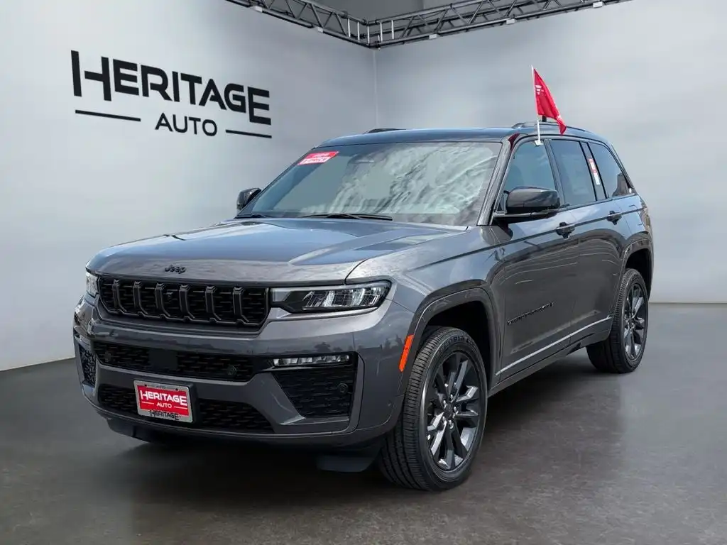 2026 Jeep Grand Cherokee Limited Reserve 4x4's photo