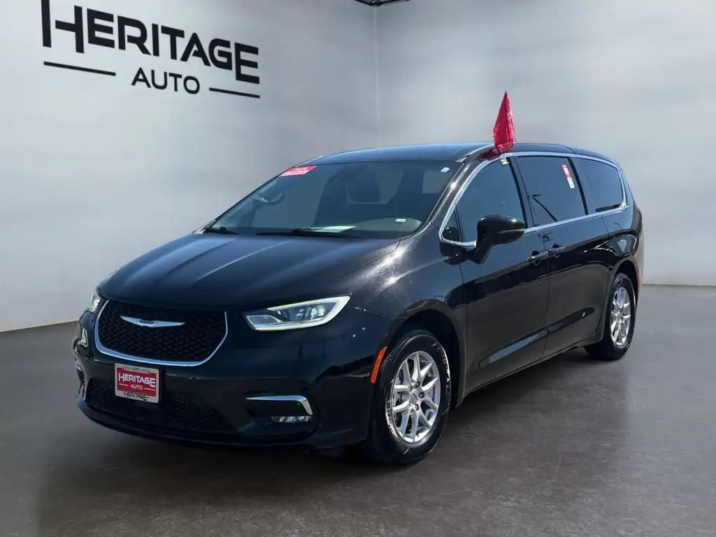 2025 Chrysler Pacifica Select photo 1
