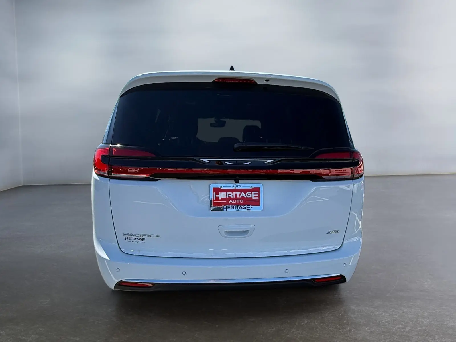 2027 Chrysler Pacifica Select AWD photo 4