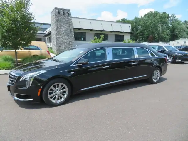 2019 Cadillac XTS's photo