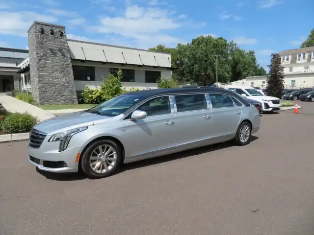 2019 Cadillac XTS's photo