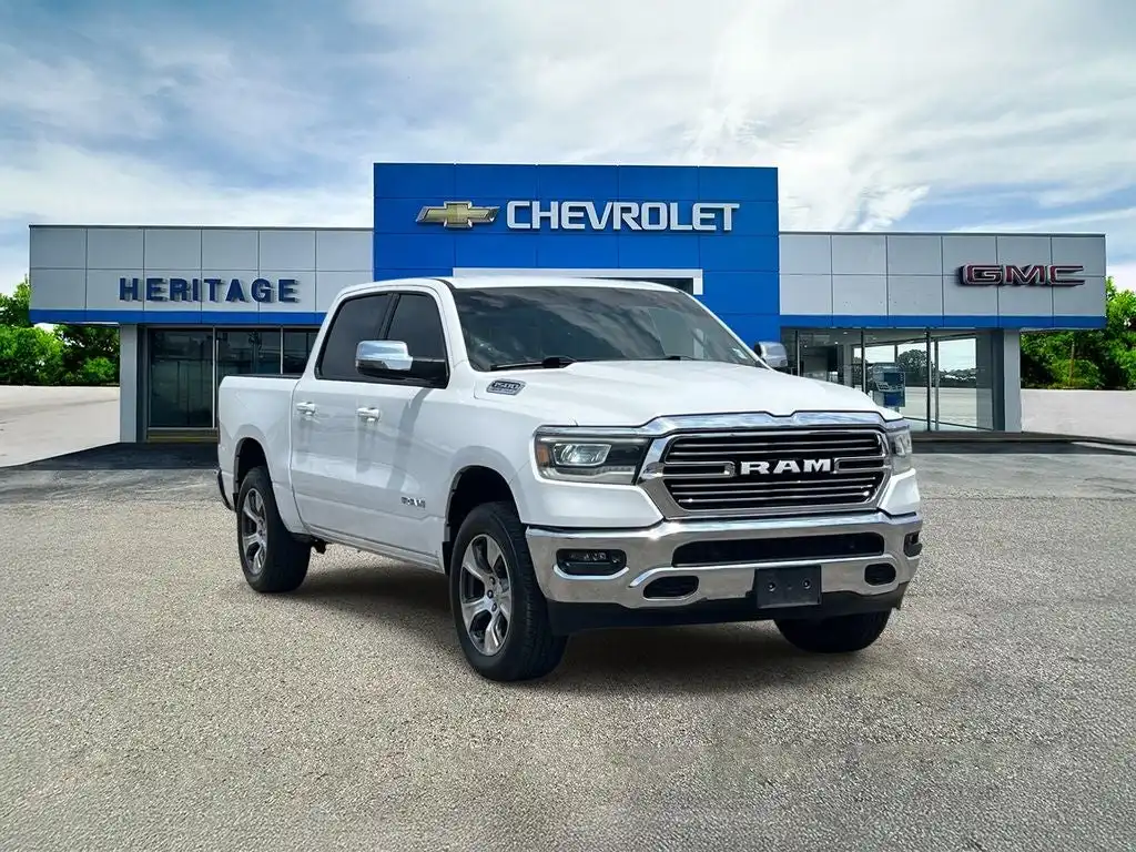 2024 RAM 1500 Laramie 4x4 Crew Cab 5'7's photo