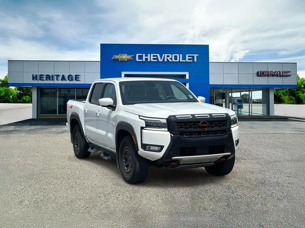 2025 Nissan Frontier PRO-4X Crew Cab 4X4's photo