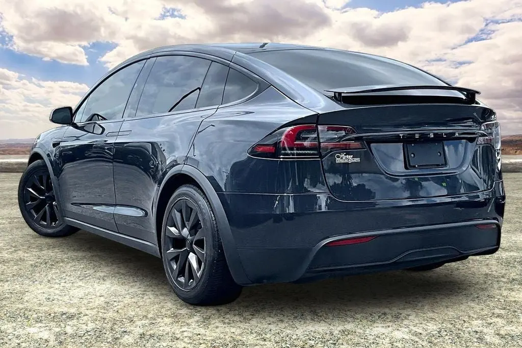 2024 Tesla Model X Long Range photo 4