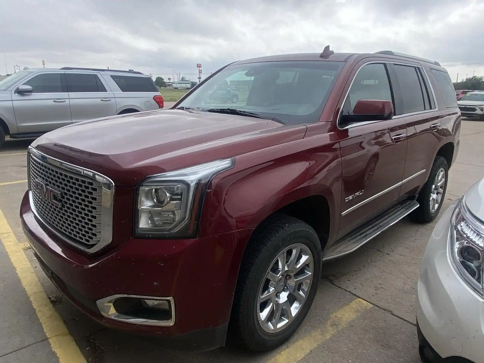 2016 GMC Yukon 4WD Denali's photo
