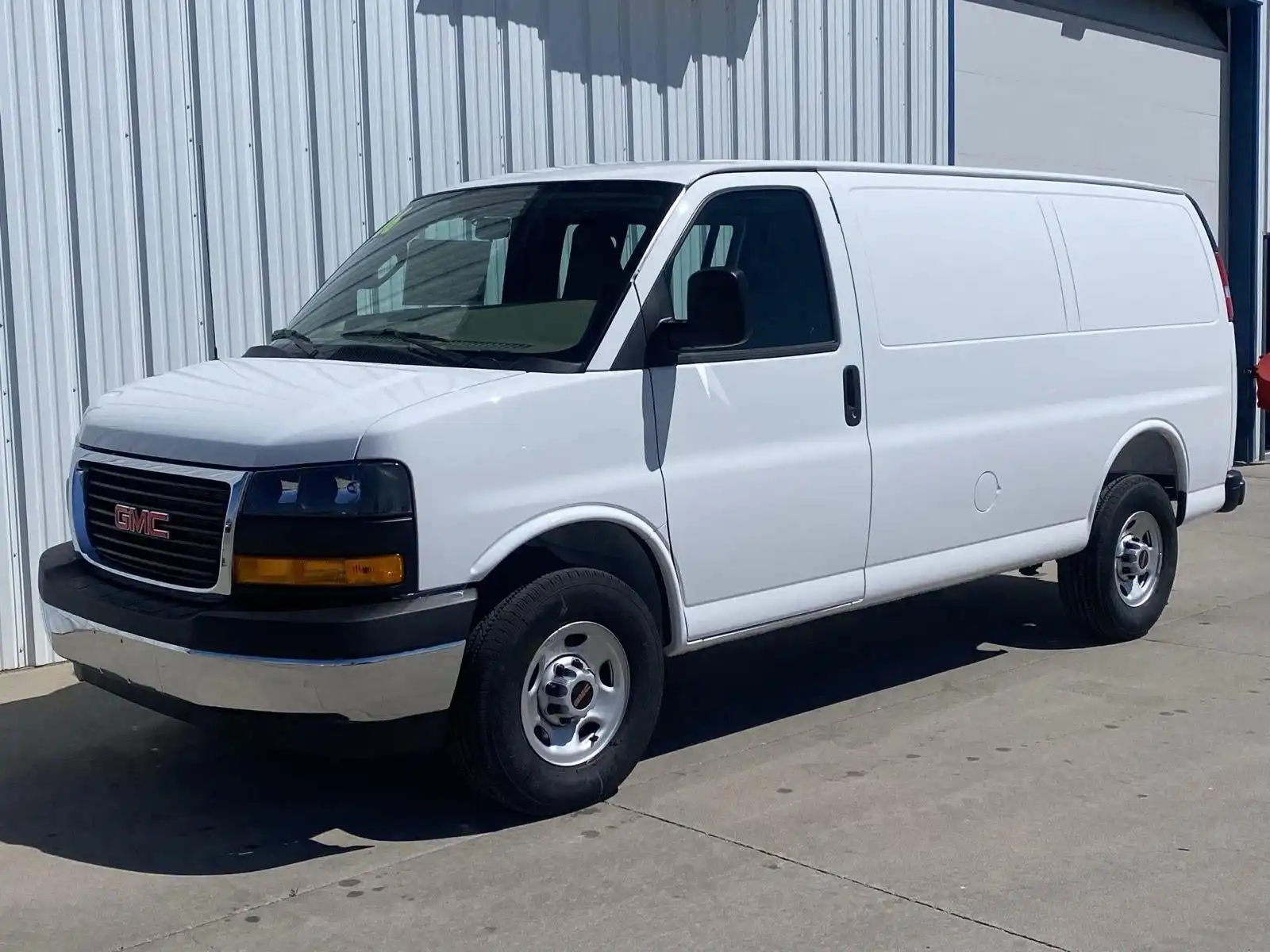 2026 GMC Savana 2500's photo