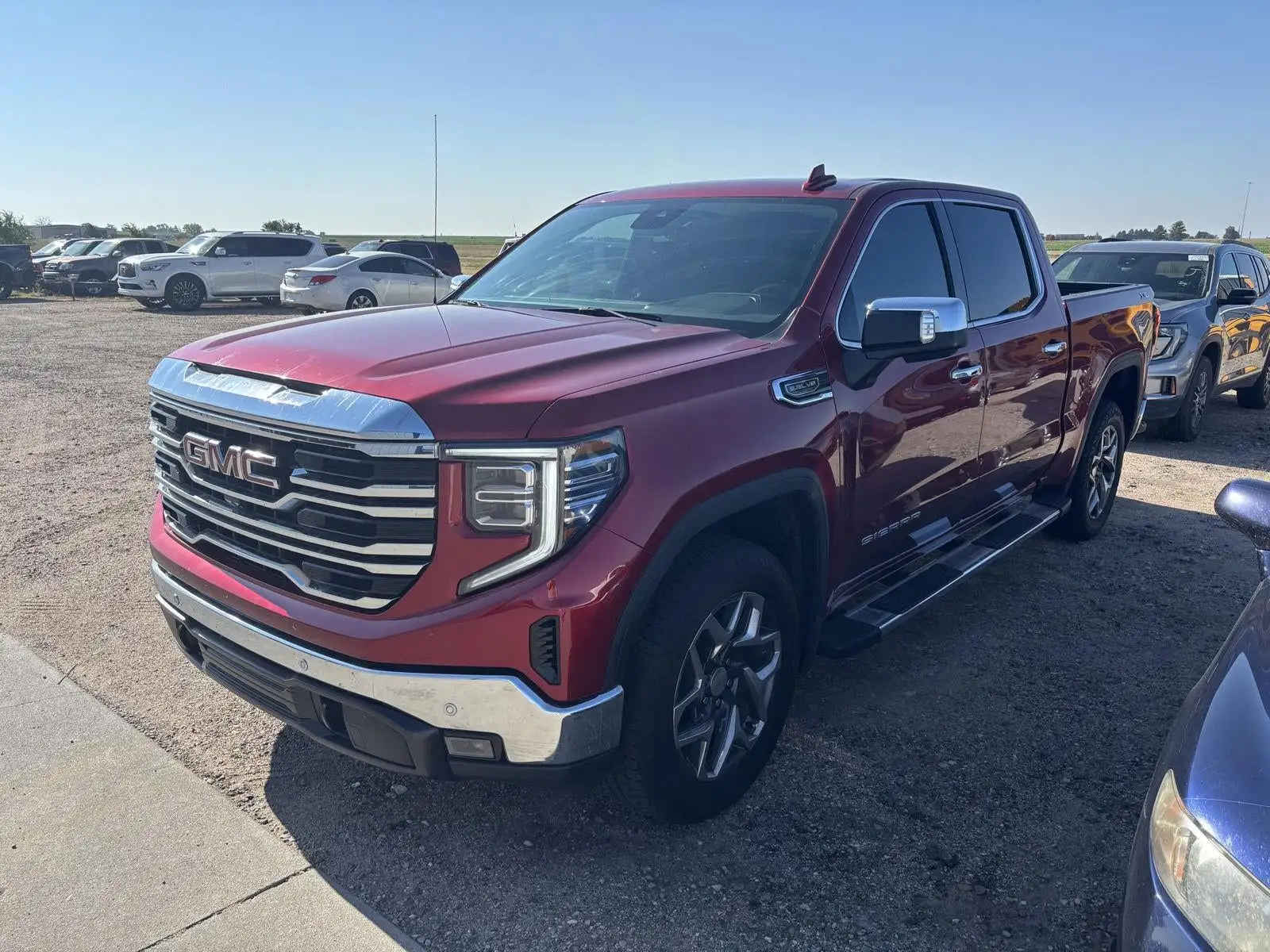 2025 GMC Sierra 4WD Crew Cab Short Box SLT's photo
