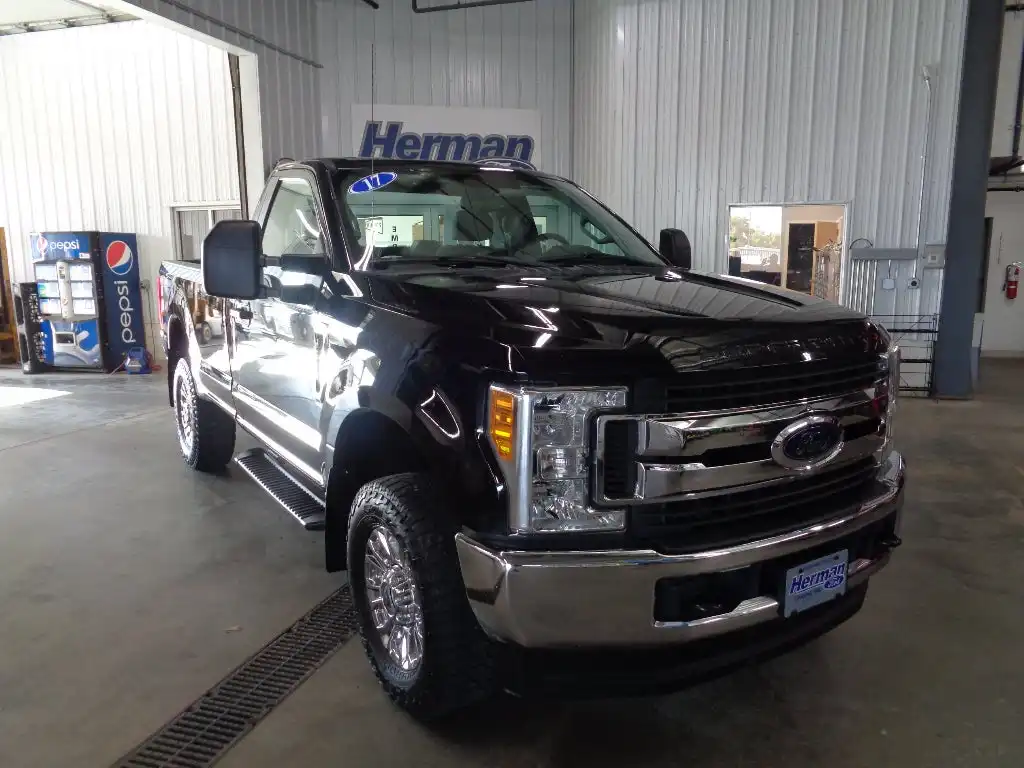 2017 Ford F-250 XL 4WD Regular Cab 8' Box's photo