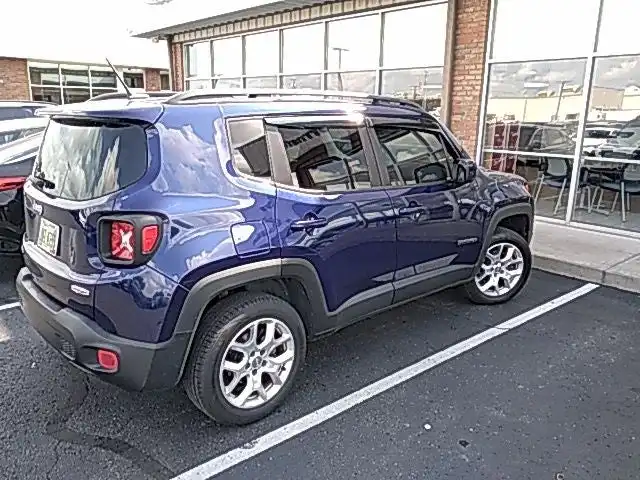 2017 Jeep Renegade Latitude 4x4's photo