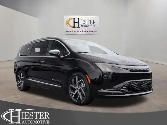 2027 Chrysler Pacifica Pinnacle's photo