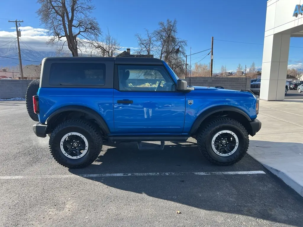 2022 Ford Bronco Base Advanced 4x4 photo 3