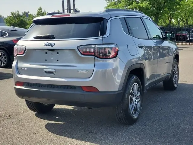 2017 Jeep Compass Latitude 4X4 photo 4
