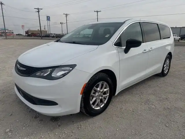 2024 Chrysler Voyager LX's photo