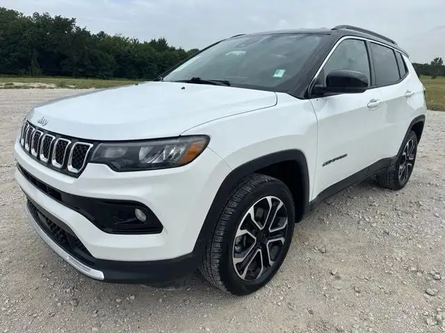 2023 Jeep Compass Limited 4X4's photo