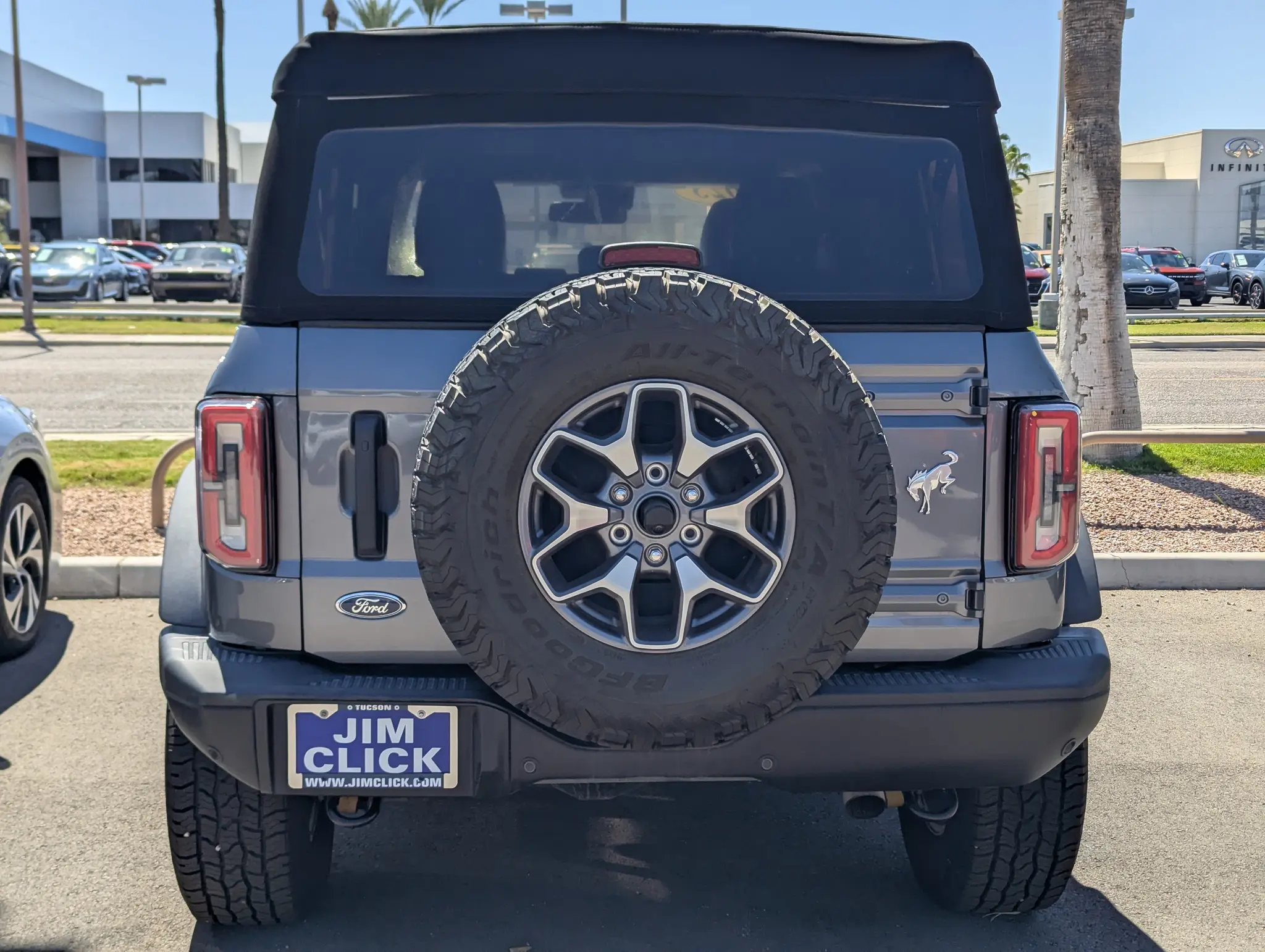 2023 Ford Bronco Badlands 4WD photo 3