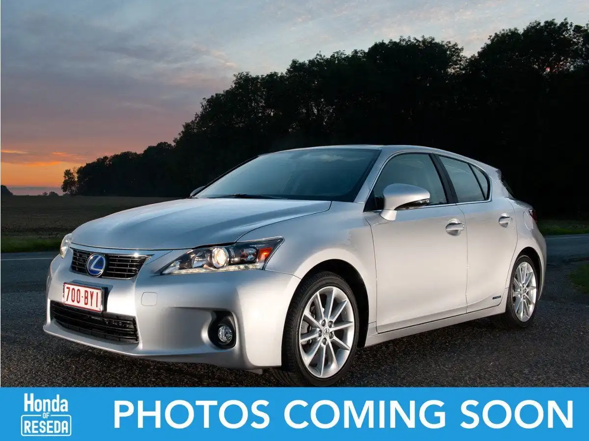 2011 Lexus CT 200h 200h Premium's photo