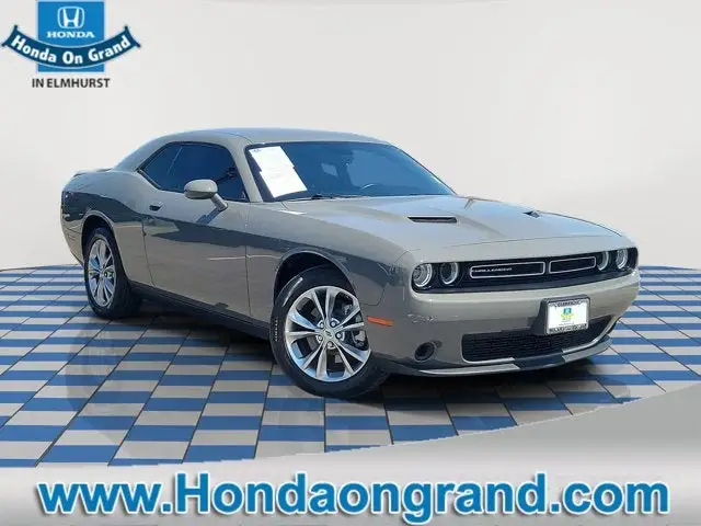 2023 Dodge Challenger SXT Auto AWD photo 1