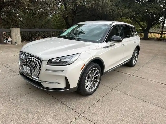 2023 Lincoln Corsair AWD's photo