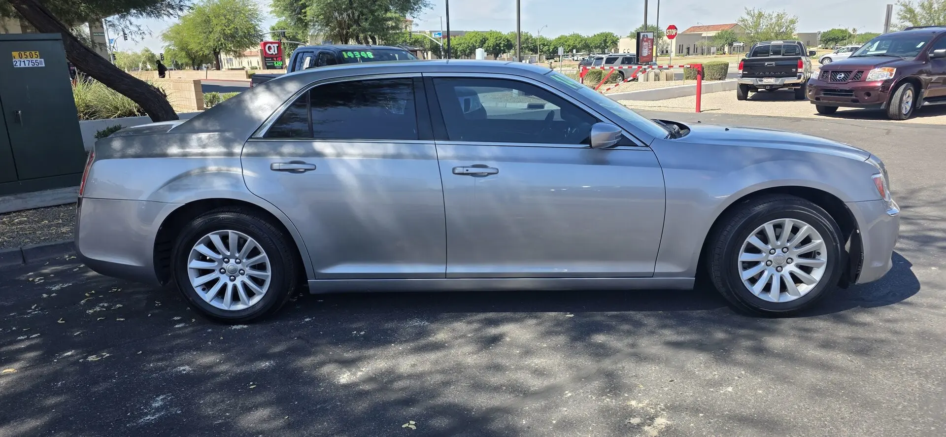2014 Chrysler 300 Base photo 4