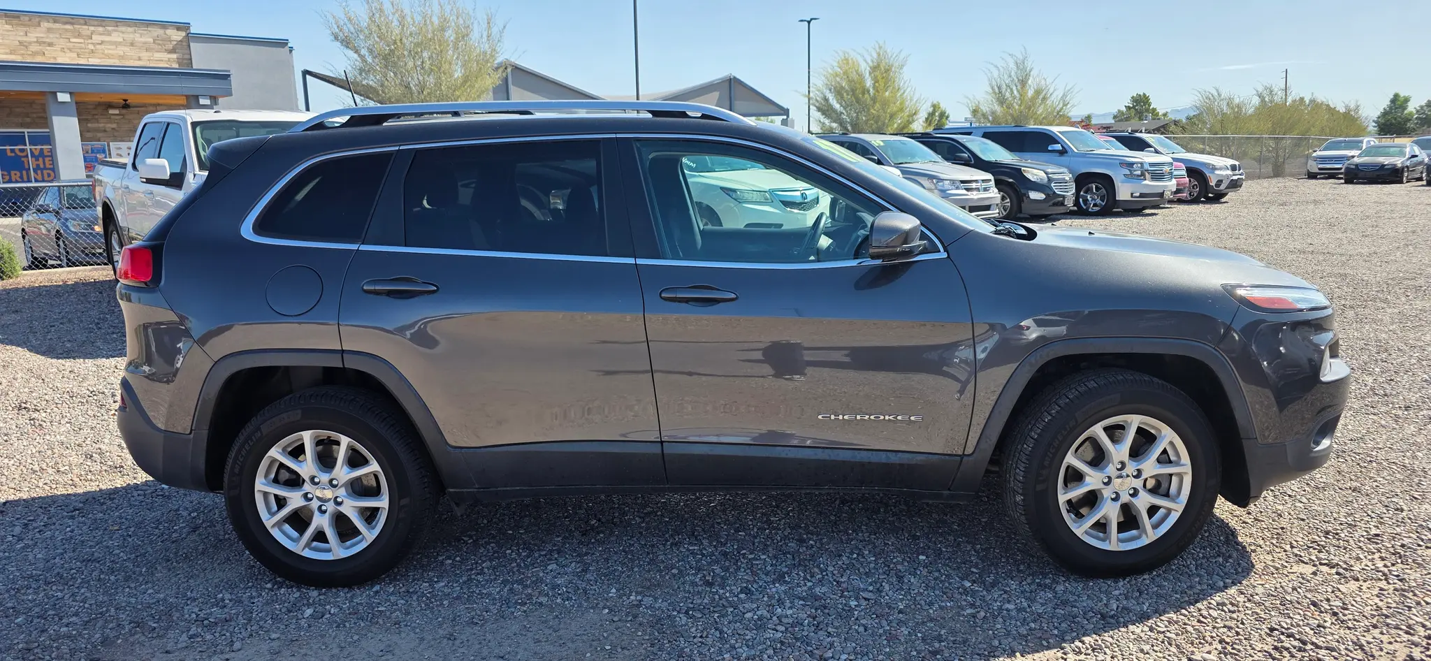 2017 Jeep Cherokee Latitude 4WD photo 4