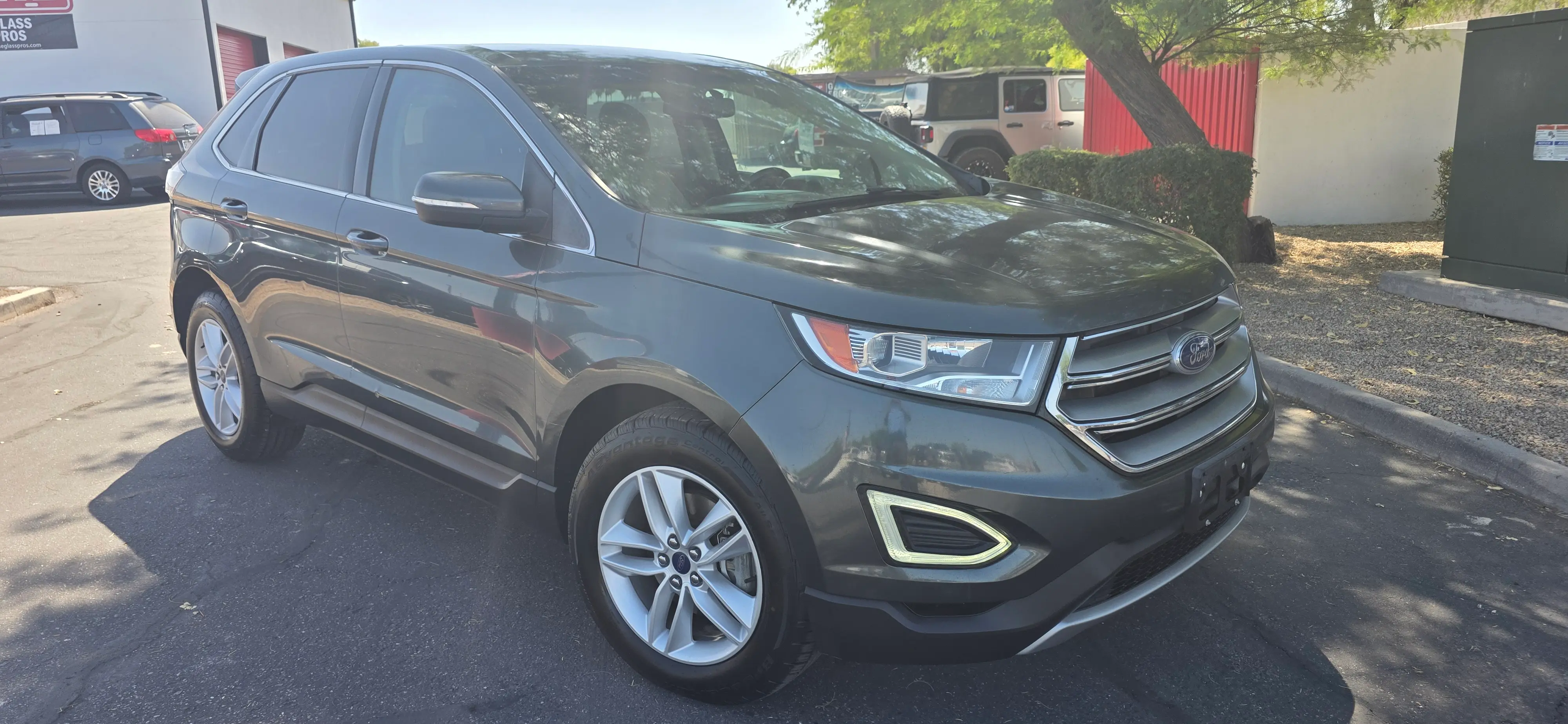 2015 Ford Edge SEL photo 3