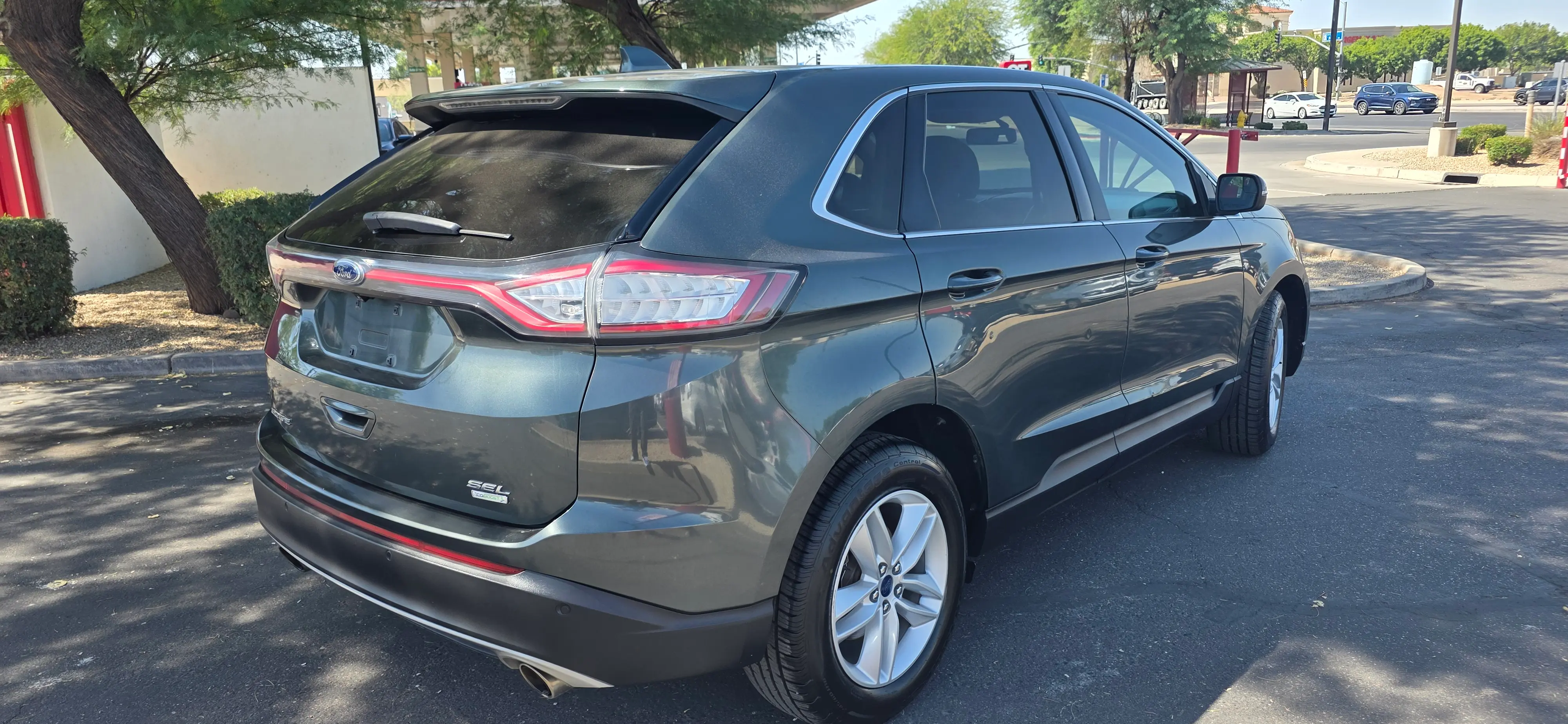 2015 Ford Edge SEL photo 5