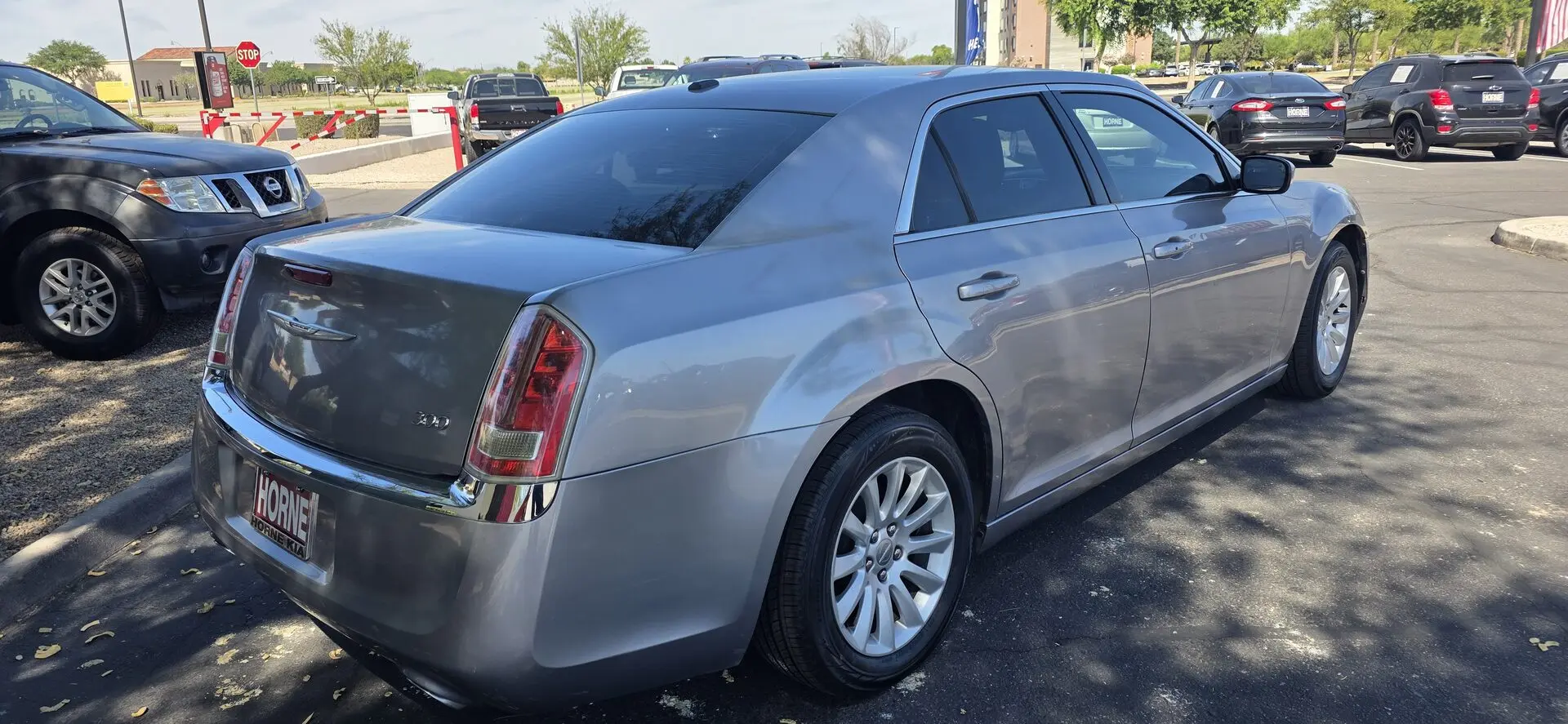2014 Chrysler 300 Base photo 5
