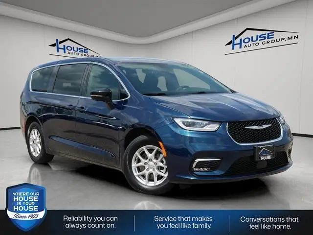 2025 Chrysler Pacifica Select photo 1