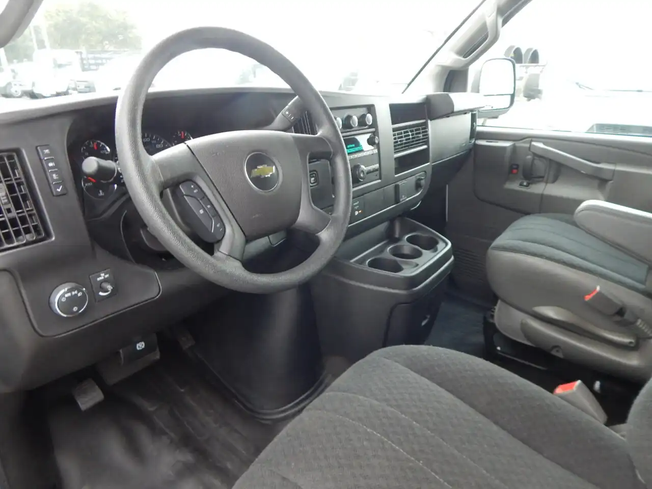 2024 Chevrolet Express 2500 Work Van HD's photo