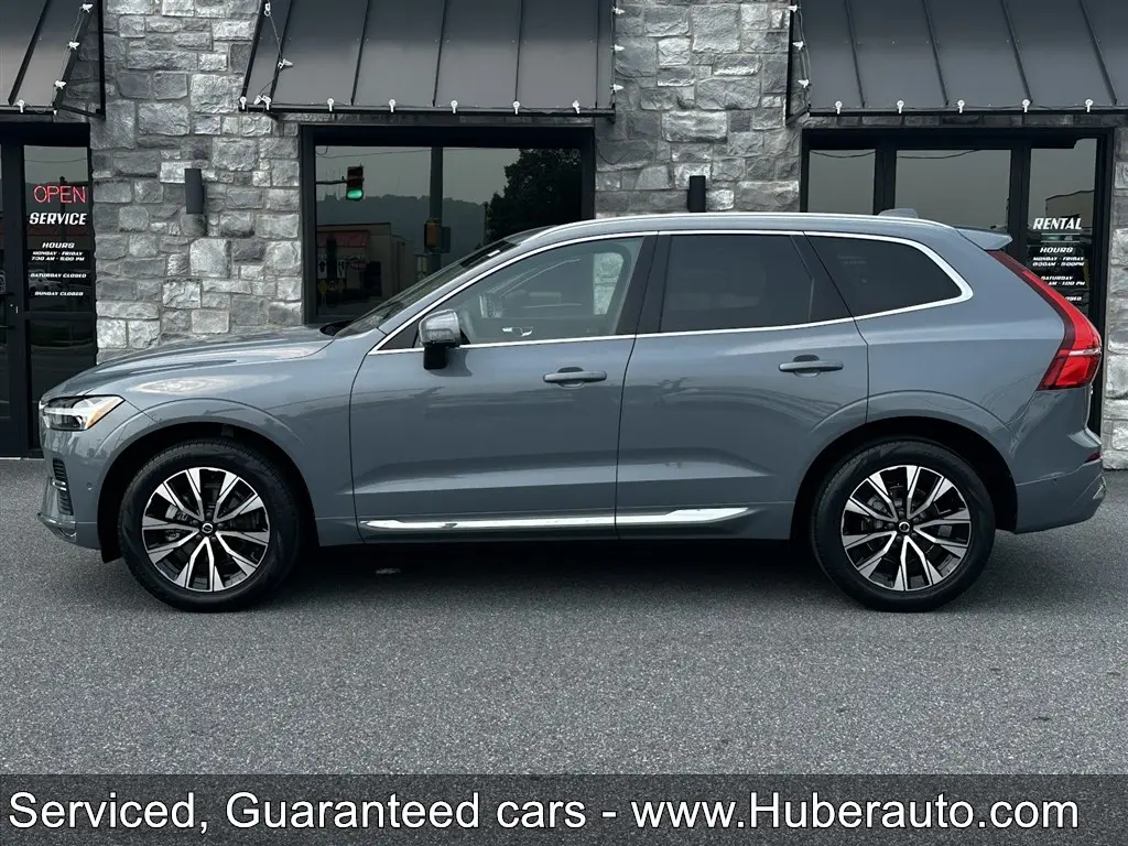 2023 Volvo XC60 B5 Plus Bright Theme AWD photo 4