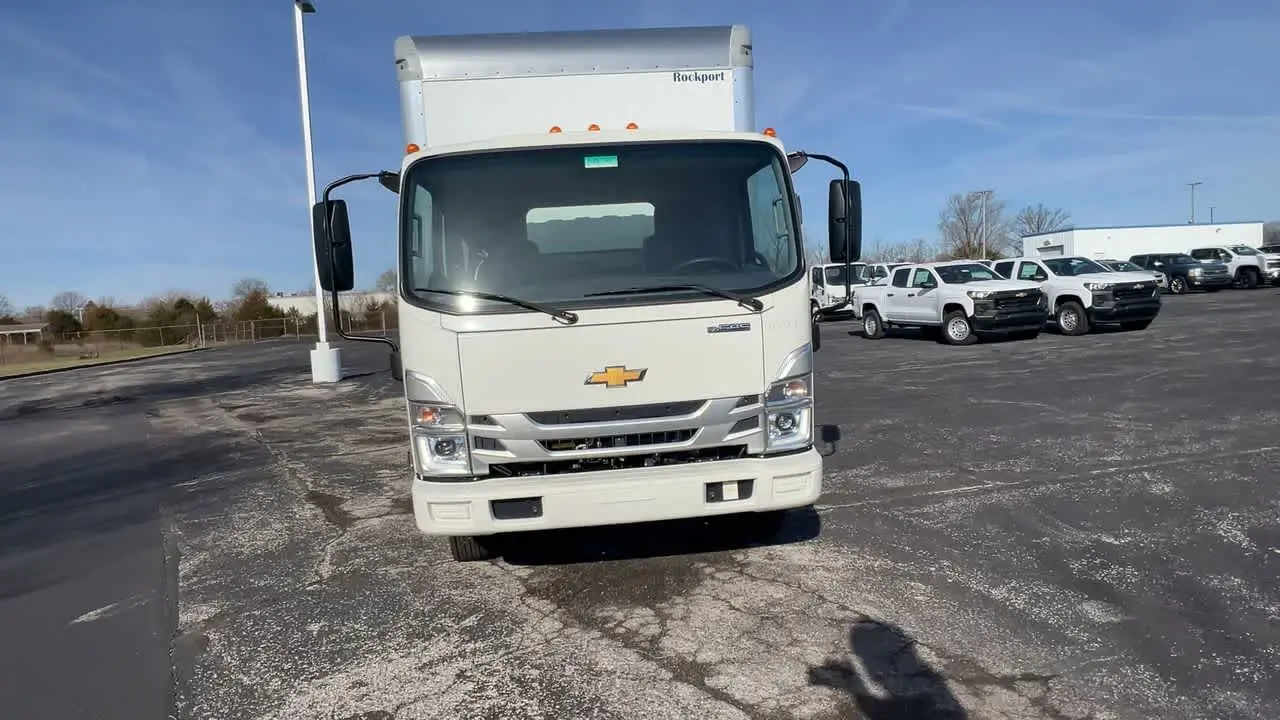 2024 Chevrolet Low Cab Forward Regular Cab 4500 Gas 176 WB photo 4